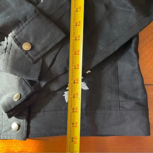 Via Seta Black Silk-Linen
Embroidered Jacket - Size 12 - Picture 10 of 11